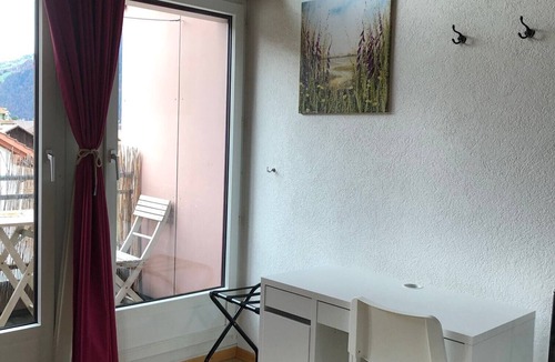 Matten bei Interlaken Apartment | Spacious, light, sunny balconies. Close to all amenities. Great views.