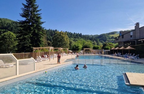 Saint-Geniez-d'Olt Ski Chalet | Spacious Chalet for 8 with Terrace