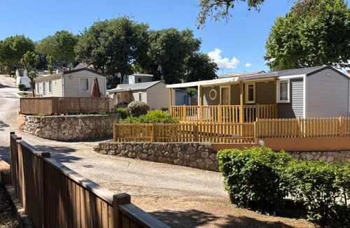 La Seyne-sur-Mer Ski Chalet | Spacious Chalet for 6 with Terrace