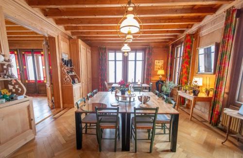 Bullet Ski Chalet | Spacious Chalet in Bullet with Mountain View