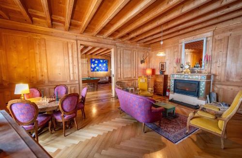 Bullet Ski Chalet | Spacious Chalet in Bullet with Mountain View