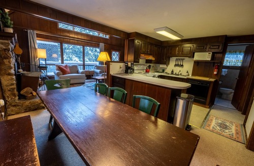 Montgomery Center Ski Chalet | Spacious Chalet, Skiing 5 Minutes to Jay Peak, Vermont!