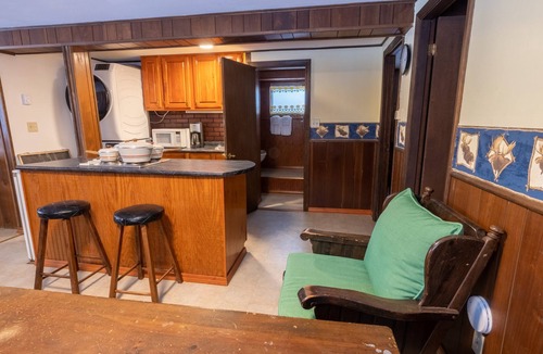 Montgomery Center Ski Chalet | Spacious Chalet, Skiing 5 Minutes to Jay Peak, Vermont!