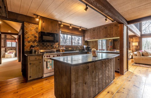 Stratton Mountain Ski Chalet | Spacious Chalet W/Endless Entertainment THE BARN