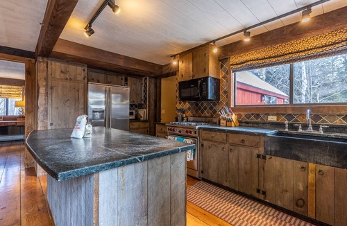 Stratton Mountain Ski Chalet | Spacious Chalet W/Endless Entertainment THE BARN