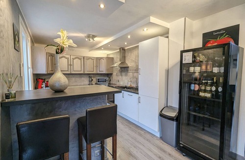 Ramonchamp Cottage | Spacious chalet with sauna, spa, and foosball, near ski resorts