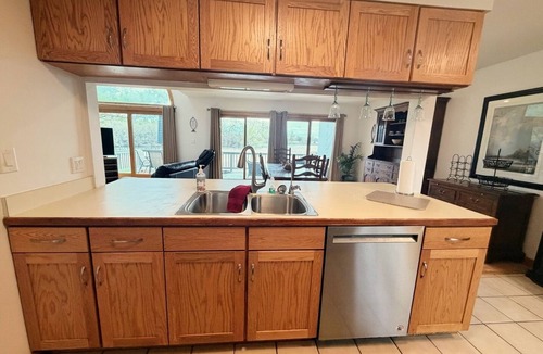 Wellesley Island House | Spacious & Charming Wellesley Island Townhome with Dock