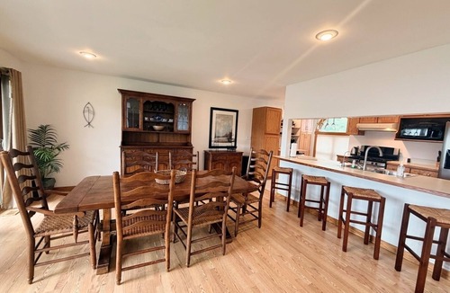 Wellesley Island House | Spacious & Charming Wellesley Island Townhome with Dock