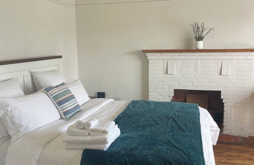 Shepparton South House | Spacious & Charming 3BR house