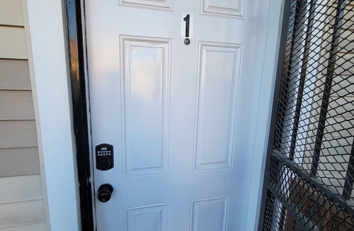 Woodlawn Apartment | Spacious Charming 4BD/2BTH in Woodlawn Near the University of Chicago!