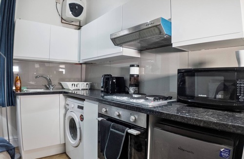 Edgbaston Apartment | Spacious Charming Studio in Birmingham