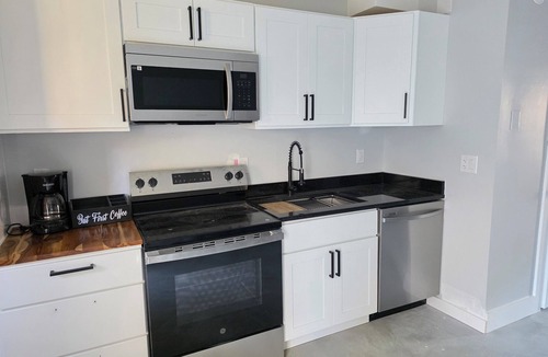 Carrboro House | Spacious & Charming ★ UNC Home ★ Monthly Townhome ★ Pet Friendly
