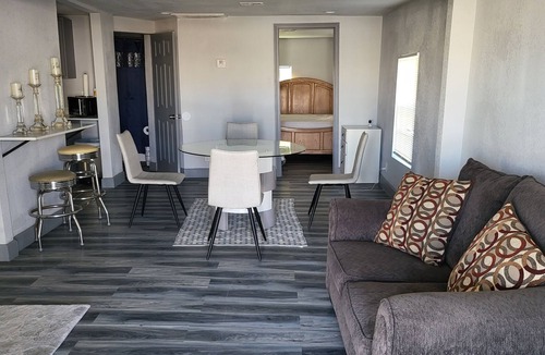 Tulsa House | Spacious Cheerful 1-Bedroom Residential Home