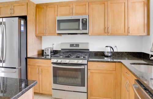 Brook Farm Apartment | Spacious CheStationut HIll 1BR w/ W/D & Gym, by Blueground