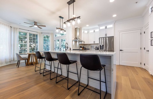 Chevy Chase House | Spacious Chevy Chase 7BR – Quick DC Access