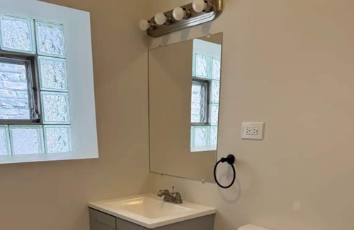 East Garfield Park Condo | Spacious Chicago Apartment with Free Parking