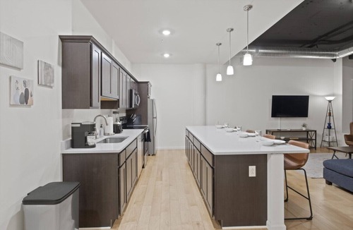 Central Business District Apartment | Spacious City Apartment - 1BR