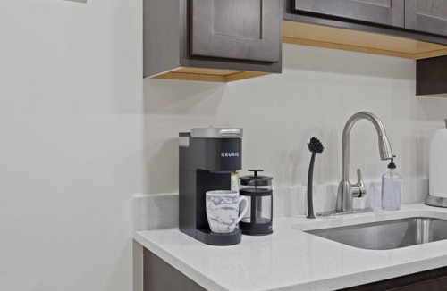 Central Business District Apartment | Spacious City Apartment - 1BR