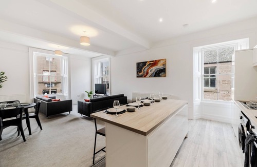 Brechin Apartment | Spacious city center apartment
