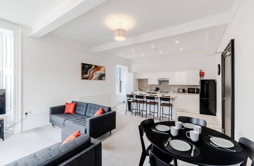 Brechin Apartment | Spacious city center apartment