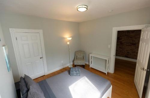 Allston Apartment | Spacious City Retreat, 3BR