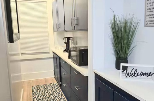 Worcester Apartment | Spacious & Clean 3BR APT near Clark University