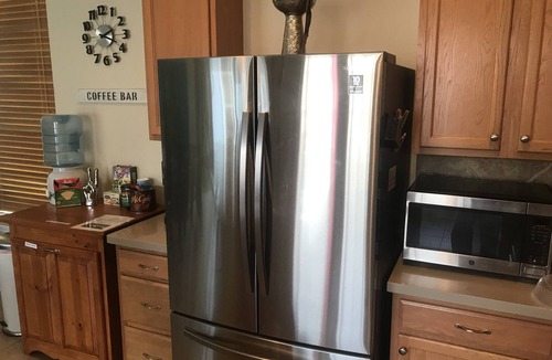 Buda House | "Spacious, Clean and Quiet!" King Bed, Two Queens, Double, Twins,