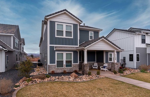 St. George Cottage | Spacious | Clean | Getaway for Two! | Sky