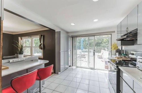 Bethpage House | Spacious, clean-Home in Bethpage