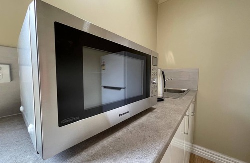 Seymour House | Spacious, clean & secure