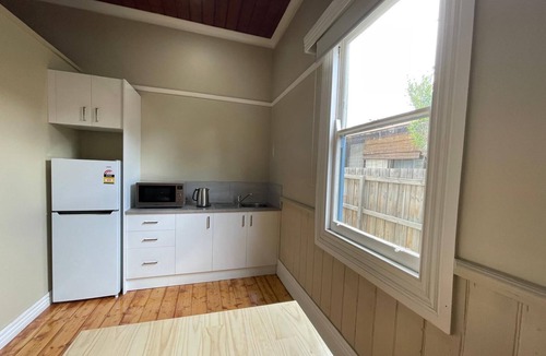 Seymour House | Spacious, clean & secure