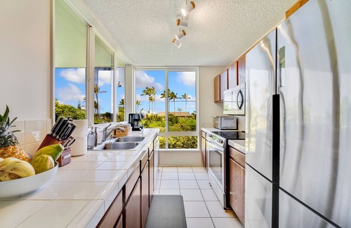 Princeville Condo | Spacious Cliffs Condo with Beach Gear & Ocean View