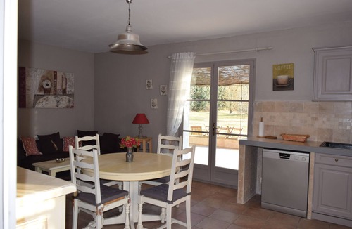 Caumont-sur-Durance Cottage | Spacious cottage at the Bastide des Amouriers