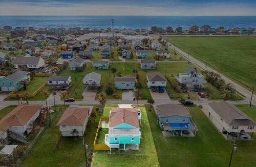 Jamaica Beach House | Spacious coastal haven, minutes from beach