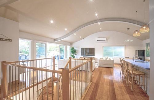 Cowes House | Spacious Coastal Retreat 5 Bdr