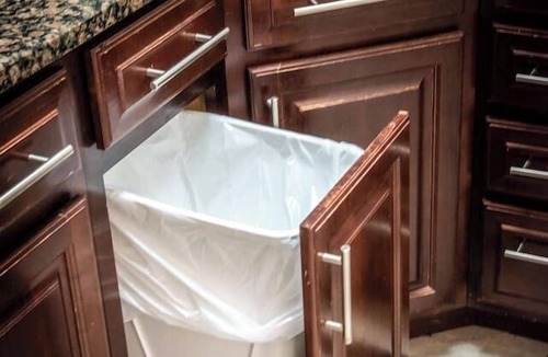 Swampscott Apartment | Spacious Coastal Townhome | Deck & Parking