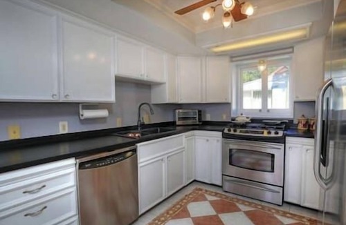 Oak Park House | Spacious Coastal Convenient Charming Getaway w/Hot Tub!