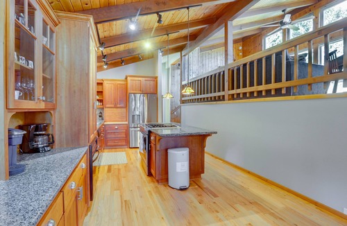 Iowa Hill Cabin | Spacious Colfax Cabin Near Rollins Lake