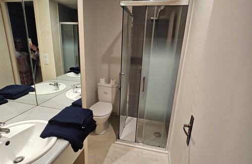 Salies-du-Salat Hotel | Spacious, comfortable accommodation on the village square in Occitanie