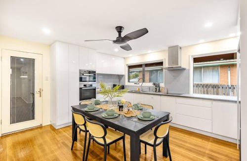 Sunnybank House | Spacious Comfort for Families Eat Stay Explore