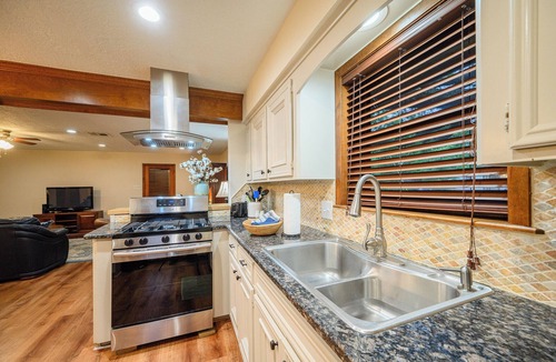 Tomball House | Spacious Comfort - Long Term Stays Considered.