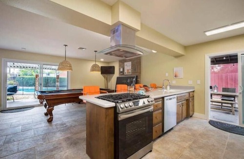 Citrus Heights House | Spacious Comfortable Home - 5BR with 2 Kings!