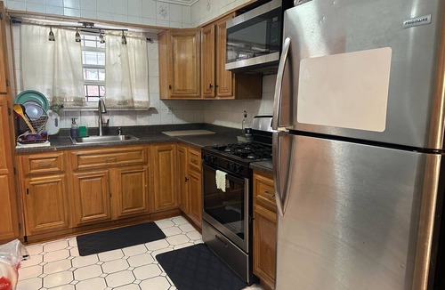 East New York House | Spacious, comfortable, and Efficient NYC Stay.