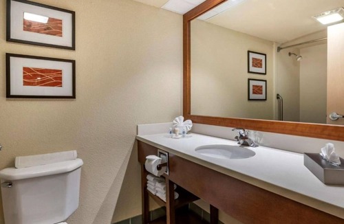Tamiami House | Spacious, comfortable accommodations in Miami