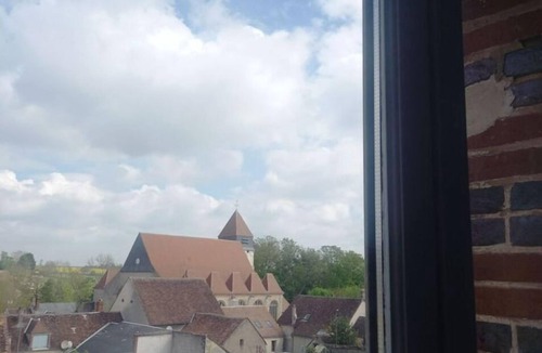 Courtenay Apartment | spacious, comfortable accommodation 1 h 15 from Paris