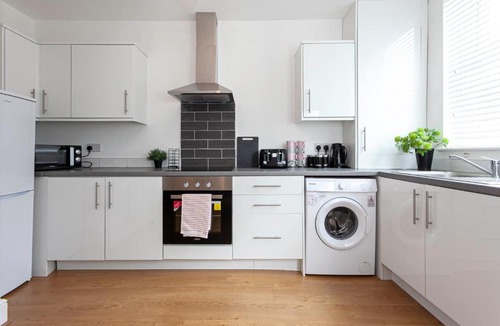 Belle Vue House | Spacious Comfortable house close to Etihad