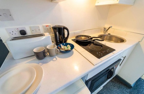 Selly Oak Apartment | Spacious Comfortable studio near the university