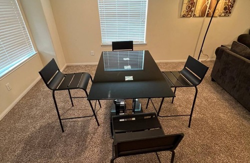 Central Southwest House | Spacious Comfortable Vacation Rental for your Family/Company Stay!