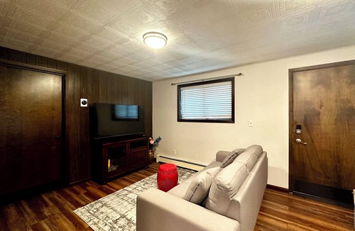 Russian Jack Park Apartment | Spacious & comfy apt near JBER