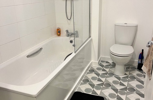 Durham House | Spacious & comfy home for five